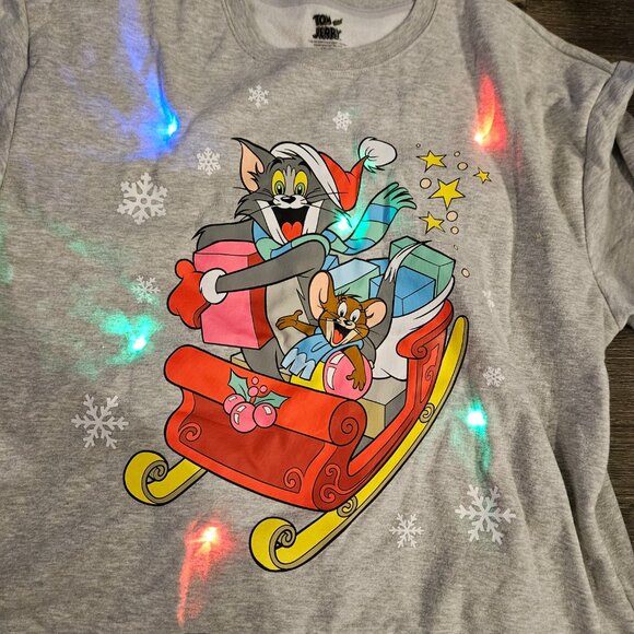 NWOT Christmas Tom & Jerry in Christmas Sweatshirt Size XXL (19) Lights up - Picture 5 of 9